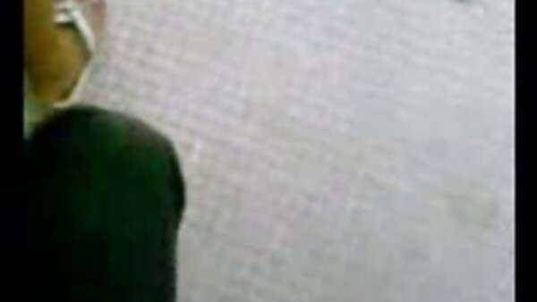 Pelacur Patricia mempunyai seks bertiga yang gambar blue lucah kotor dan menyebabkan duburnya dirempuh