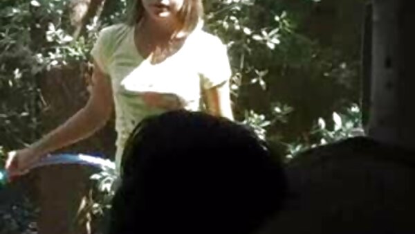 Pelacur super Jemma Valentine melayani dua lelaki filem lucah di peringkat tertinggi
