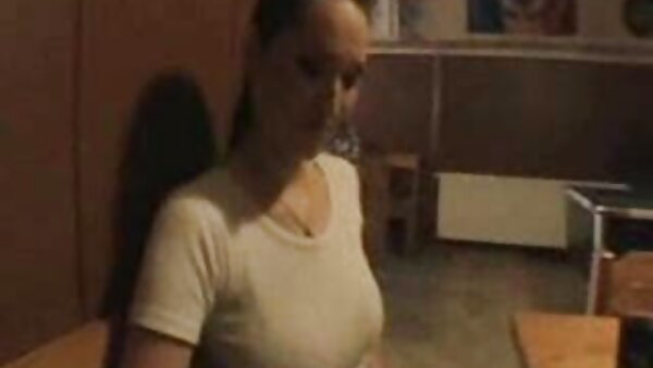 Awek porno bintang Tyler Faith adalah fucking keras dalam video lucah suami isteri bilik mandi
