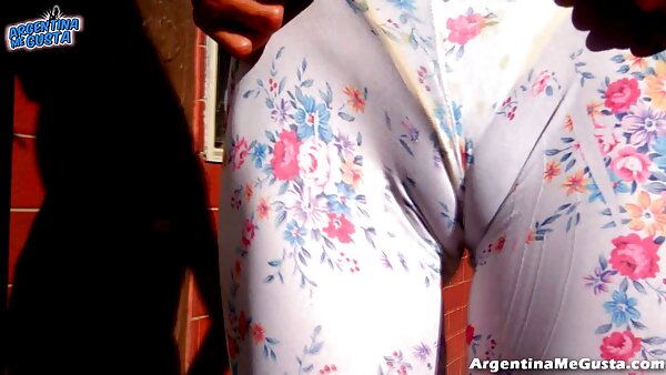Keriting jalang fucks beliau berpayudara besar si rambut coklat kooky video lucah jilat dengan besar mainan seks