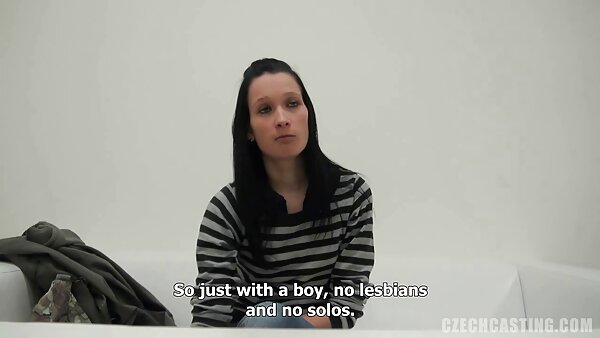 Slutty suri rumah Jess West menghisap dan jerks tumblr lucah daripada batang palsu