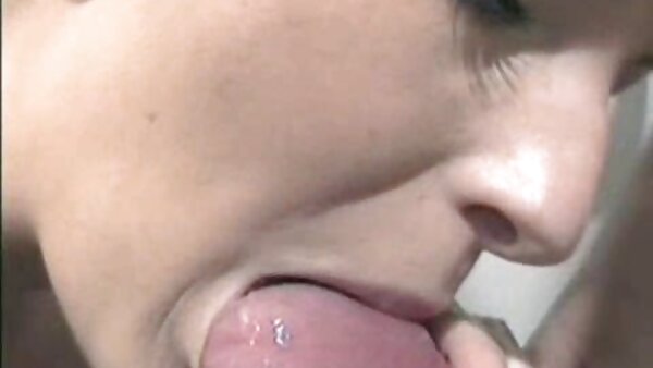 Horn buatan Jepun Ai Okada mendapat kemaluan video lucah melaysia berbulunya diusik dengan alat penggetar
