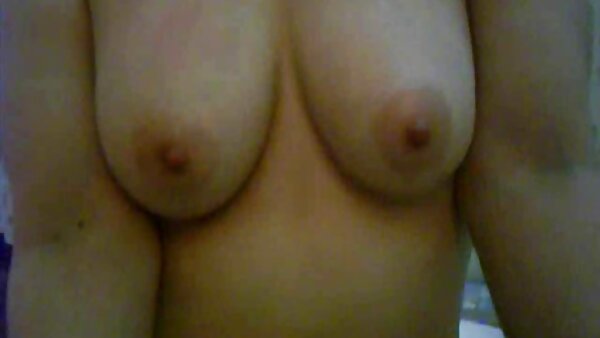 Jari lesbian berambut perang muda mengongkek milf bertatu video seks wan nor azlin miang