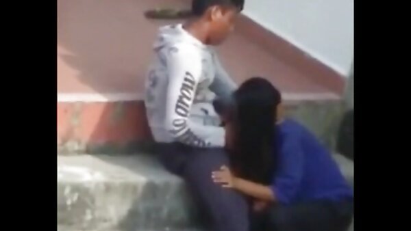 Anak ayam tua yang haus seks Angelica telah disetubuhi oleh seorang cerita sex tudung labuh yang tidak dikenali