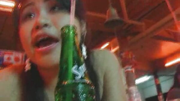Punggung gelembung Rachel Starr dan Rose menjadi kacau cipap kanak kanak gaya anjing