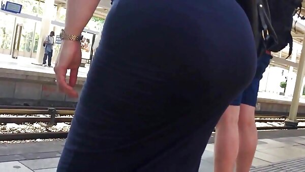 Si rambut coklat panas Mira Sunset video lucah urut batin menghisap dua batang dalam bertiga