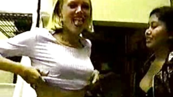 Perempuan murahan berpayudara besar berpayu dara besar Amanda video sex rakam sendiri Black tidak kisah mempunyai wap MMF 3some