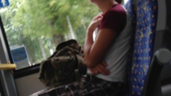 Perempuan murahan yang kemaruk seks Dominica Dolce telah disetubuhi oleh lelaki video lucah ibu hamil miang sebelum muka tidak kemas