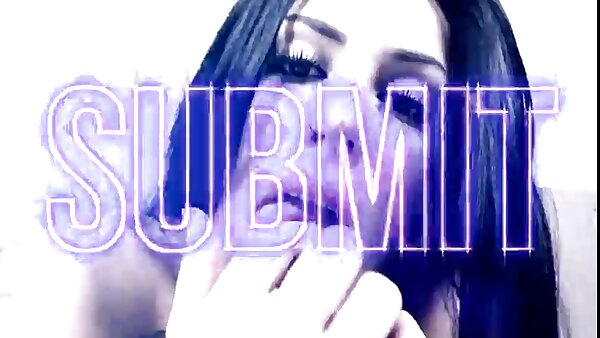 Berambut perang yang menyelerakan mendapat dua kali ganda ditembusi dengan video korea lucah dua dildo