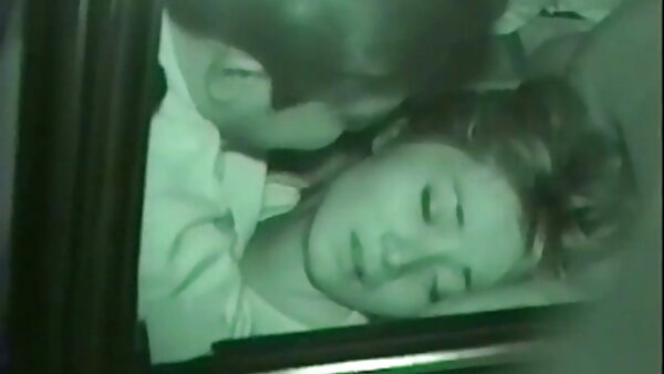 Comel nakal berkopiah Vanessa Lane sibuk dengan menyenangkan pukinya yang video panas awek basah